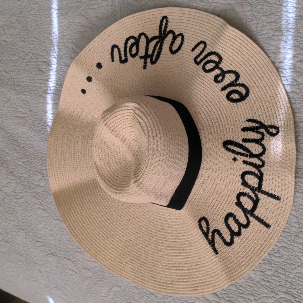 Newlywed straw hat